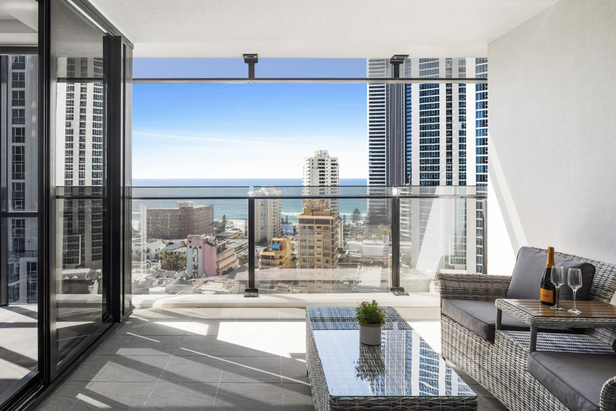 Holiday Holiday Circle On Cavill Apartments Gold Coast Zimmer foto