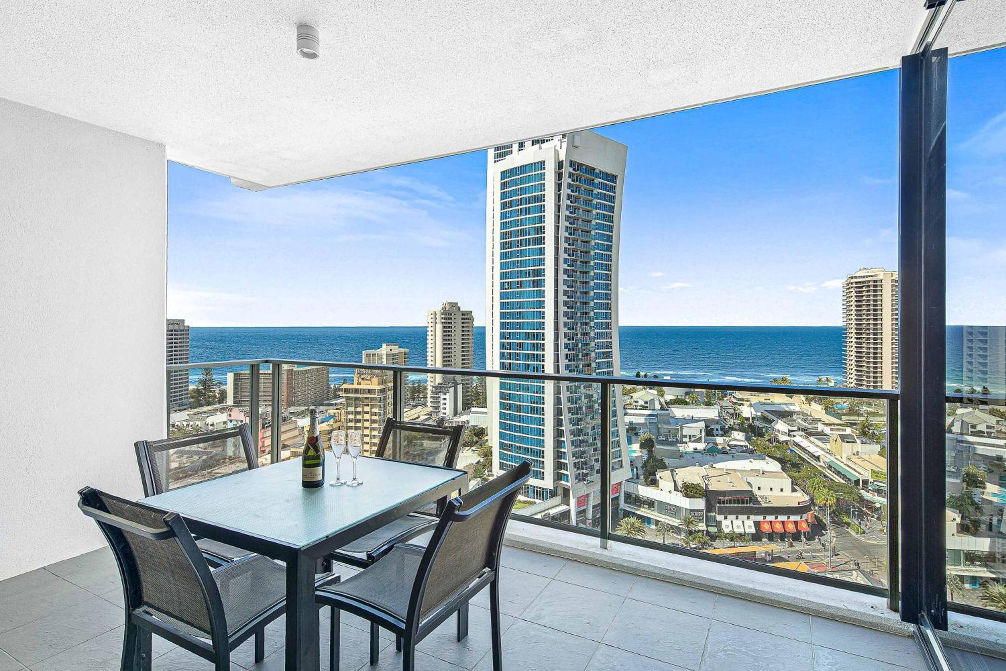Holiday Holiday Circle On Cavill Apartments Gold Coast Zimmer foto