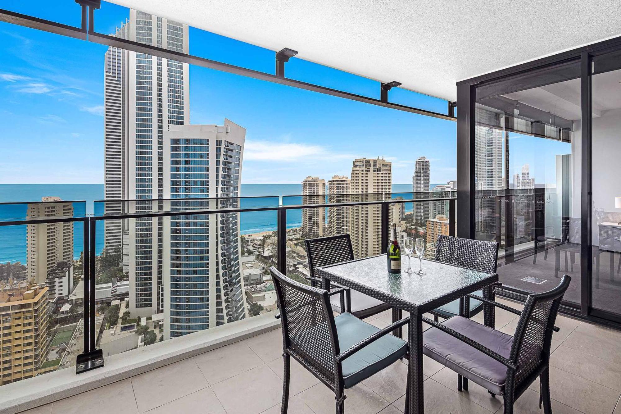 Holiday Holiday Circle On Cavill Apartments Gold Coast Zimmer foto